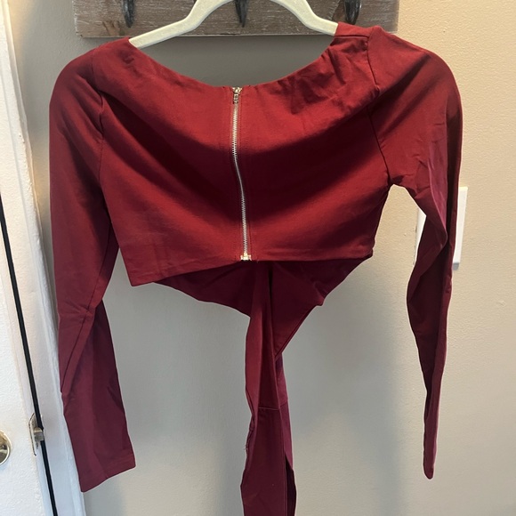 Tobi Tie Waist Crop Top - Picture 3 of 4